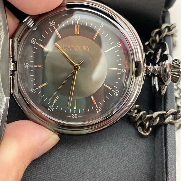 Danbury Vintage Men's Round Pocket Silver Watch With Chain & Box - Picture 2 of 8